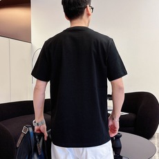 Gucc*古家 2026春夏新款男女同情侣款👫休闲宽松棉质圆领短袖T恤衫!贸易公司渠道稀出,同步官网发售 Gucc*古家 2026春夏新款男女同情侣款👫休闲宽松棉质圆领短袖T恤衫!贸易公司渠道稀出,同步官网发售