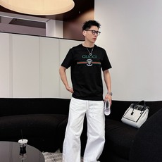 Gucc*古家 2026春夏新款男女同情侣款👫休闲宽松棉质圆领短袖T恤衫!贸易公司渠道稀出,同步官网发售 Gucc*古家 2026春夏新款男女同情侣款👫休闲宽松棉质圆领短袖T恤衫!贸易公司渠道稀出,同步官网发售