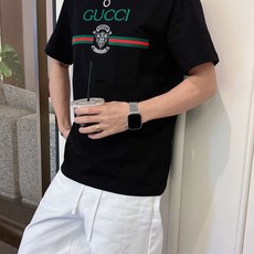 Gucc*古家 2026春夏新款男女同情侣款👫休闲宽松棉质圆领短袖T恤衫!贸易公司渠道稀出,同步官网发售 Gucc*古家 2026春夏新款男女同情侣款👫休闲宽松棉质圆领短袖T恤衫!贸易公司渠道稀出,同步官网发售