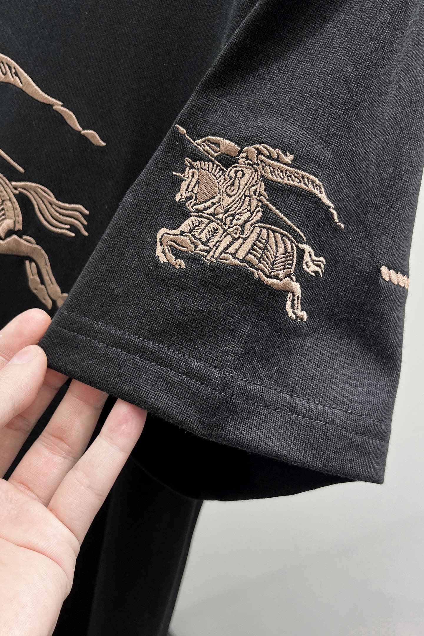 Burberry men - 2026ss T ， 1:1 ， logo ， — photo 6