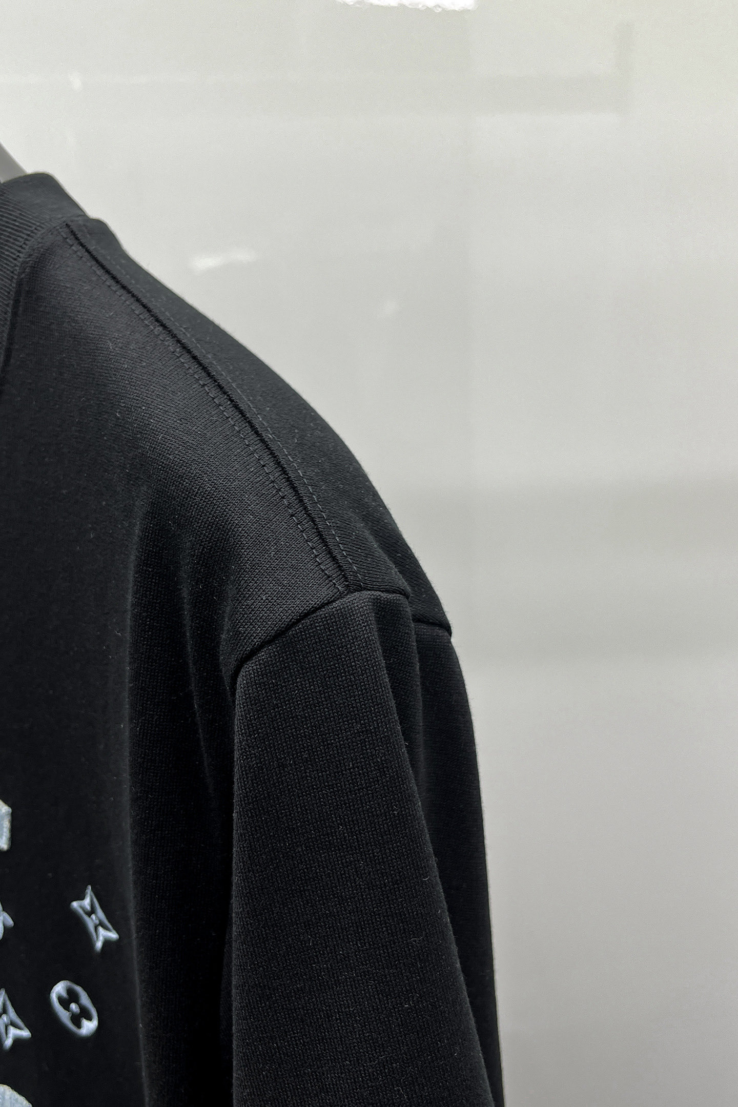 LV men LV - 2026ss T ， 1:1 ， logo ， — photo 9