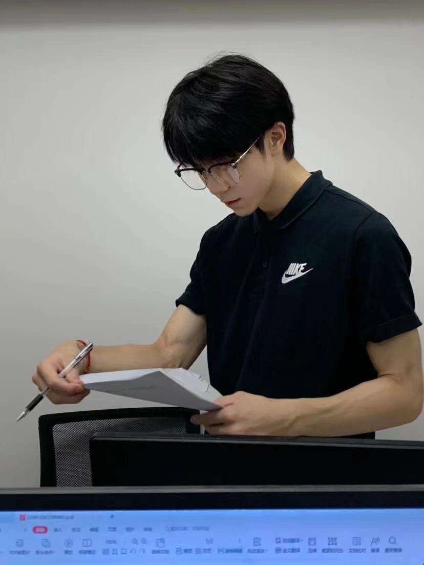 🛒购物价：75💰[原包装吊牌.印花版本]2024春夏新款耐克NIKE字母基础款短袖POLO衫
棉质珠地网眼布Polo衫，设计高端百搭大气款。这个春夏怎可缺少耐克的身影，潮男潮女必露的polo系列上身大气，出彩效果极佳，搭配更是省心省力，无论是休闲运动还是逛街出行，都能轻松驾驭！！！！ 
颜色:黑色 白色 灰色
尺码:m~4xl