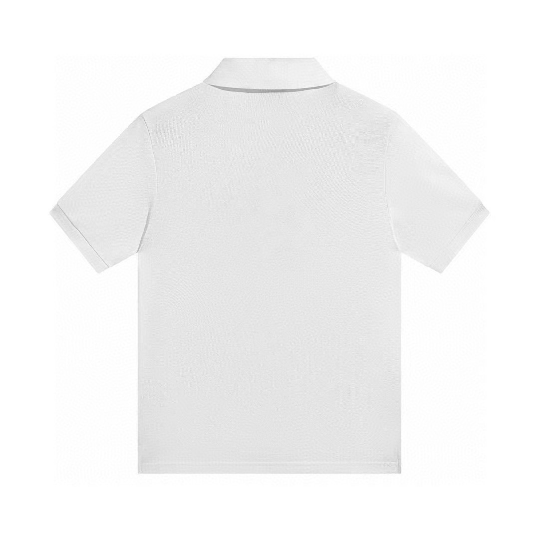 🛒购物价：75💰[原包装吊牌.印花版本]2024春夏新款耐克NIKE字母基础款短袖POLO衫
棉质珠地网眼布Polo衫，设计高端百搭大气款。这个春夏怎可缺少耐克的身影，潮男潮女必露的polo系列上身大气，出彩效果极佳，搭配更是省心省力，无论是休闲运动还是逛街出行，都能轻松驾驭！！！！ 
颜色:黑色 白色 灰色
尺码:m~4xl