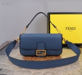 52039 bleu moyen cousu main 1 52039 bleu moyen cousu main