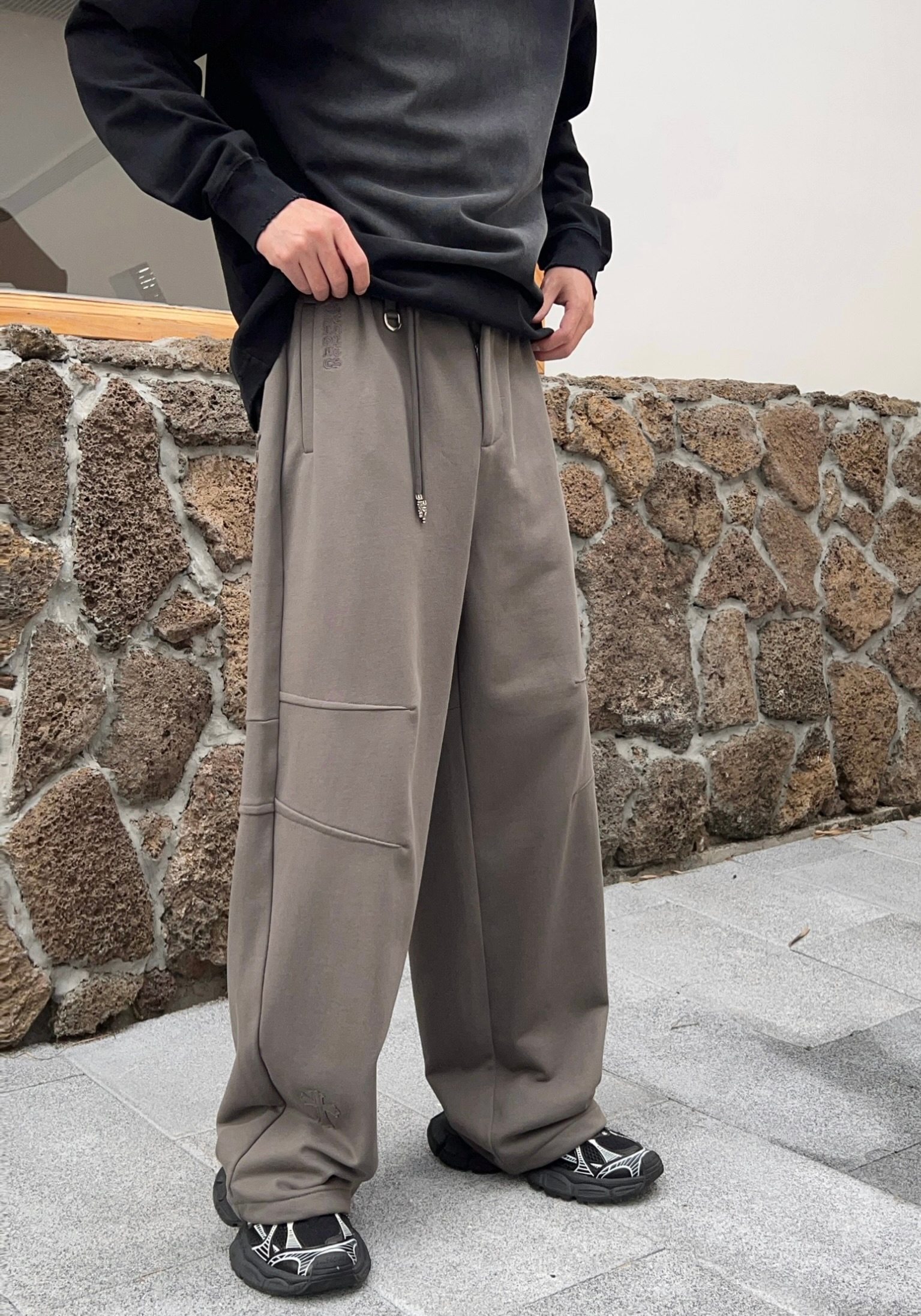 NO:597082,Chrome Hearts 2025 Autumn and Winter New Casual Pants Men's Straight Pants Black Gray Size: M-3XL,,chrome hearts,alexander wang19860909克罗心 2025秋冬新款休闲裤男直筒裤 黑色 灰色 码数: M-3XL,,chrome hearts,alexander wang,Men's clothing