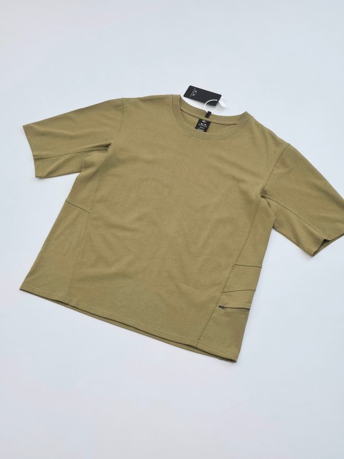 Oakley Limited Edition Reflective Logo T-Shirt - Functional & Stylish 1 Oakley Limited Edition Reflective Logo T-Shirt - Functional & Stylish