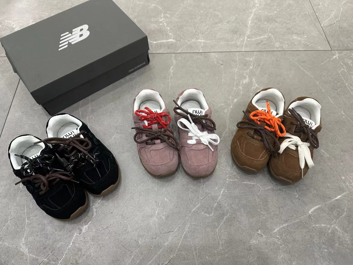 图片[4]-新配色开整！ 现货齐反毛皮放 NB 530 miumiu 反毛皮系带联名童鞋 尺码24-37 采用双鞋带设计、独特的风格非常有质感！版型超级好看不肥不胖爱了爱了上脚非常轻便百搭～-选品中心