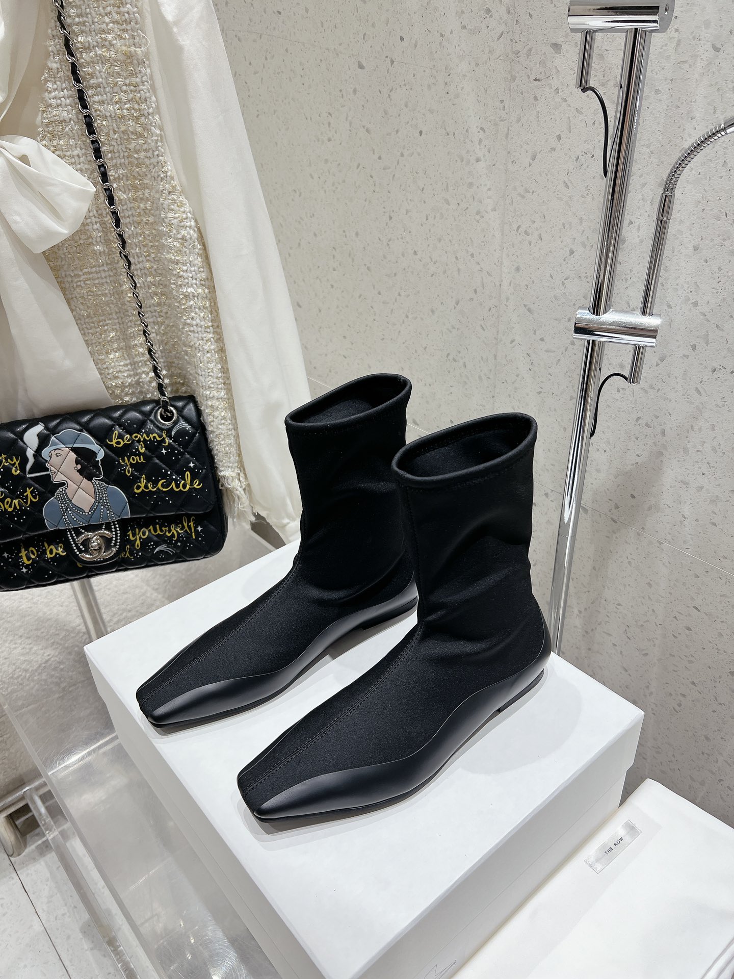 NO:460738,Short, high 280 THEROW new elastic boots are my favorite recently. My favorite of the internet celebrity blogger. The silhouette is simple, the lines are smooth, the small square toe is three-dimensional and full. This minimalist style square toe elastic Leica cover is huge and slim, and it is simply tailor-made for you!  Fine knitted texture Boots are elastic and stretchable Exclusive custom non-slip rubber outsole Size 35-39 (40 custom made, boots, boots19860909短 高280 THEROW新款弹力靴 可谓是近期最爱了网红博主小姐姐挚爱 廓形简约 线条流畅小方鞋头 立体饱满 这款极简风方头弹力莱卡包腿巨显瘦,简直就是专为你们量身定做的！ 细密的针织纹理 靴筒有弹力 可拉伸 独家定制防滑橡胶大底 码数35-39（40订做,靴子,boots,Women's Shoes