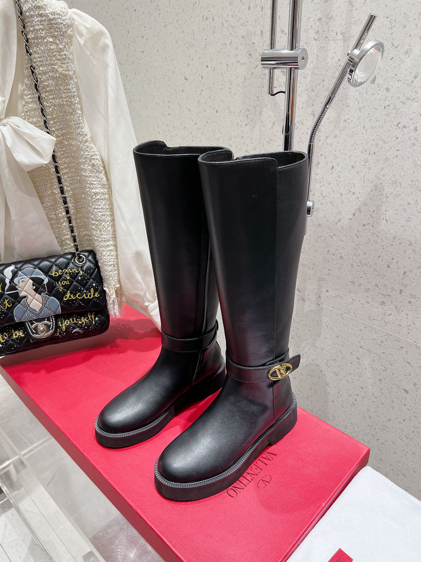 NO:460805,Valentino new short boots, flashy and unlucky brand, super fashionable and versatile, imported Italian calfskin, dyed cowhide, rubber molded bottom size | 35-41 (customized for 40.41), boots, valentino, valentino, boots, cowhide19860909Valentino华伦天奴新款短靴长靴 华而不奢出色品牌 超级时尚百搭 进口意大利小牛皮 内里透染牛皮 橡胶成型底 size ｜35-41 (40.41定做),靴子,valentino,valentino,boots,cowhide,Women's Shoes