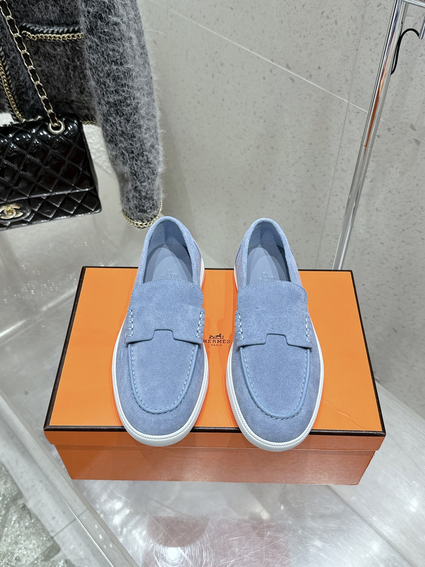 NO:410817,Purchase grade couple style men's 10 Hermes H Home Game kelly buckle thick sole loafers Calf leather loafer style lace-free casual sneakers, paired with functional palladium-plated Kelly shoe buckles. Original custom Kelly shoe buckles Custom imported calfskin/palm cowhide/yangjing/sheepskin inner lining Original open molded outsole Size#35-45 (for women 40 men 45 custom), loafers, hermes, hermes, loafers, sneakers, cowhide, sheepskin, sheep19860909代购级 情侣款 男10 Hermes 爱马仕 H家 Game kelly扣厚底乐福鞋 小牛皮乐福鞋风格免系带休闲运动鞋,搭配功能性镀钯Kelly鞋扣. 原版定制Kelly鞋扣 定制进口小牛皮/掌纹牛皮/羊京/羊皮内里 原版开模大底 Size#35-45（女40 男45 定做）,乐福鞋,hermes,hermes,loafers,sneakers,cowhide,sheepskin,sheep,Women's Shoes