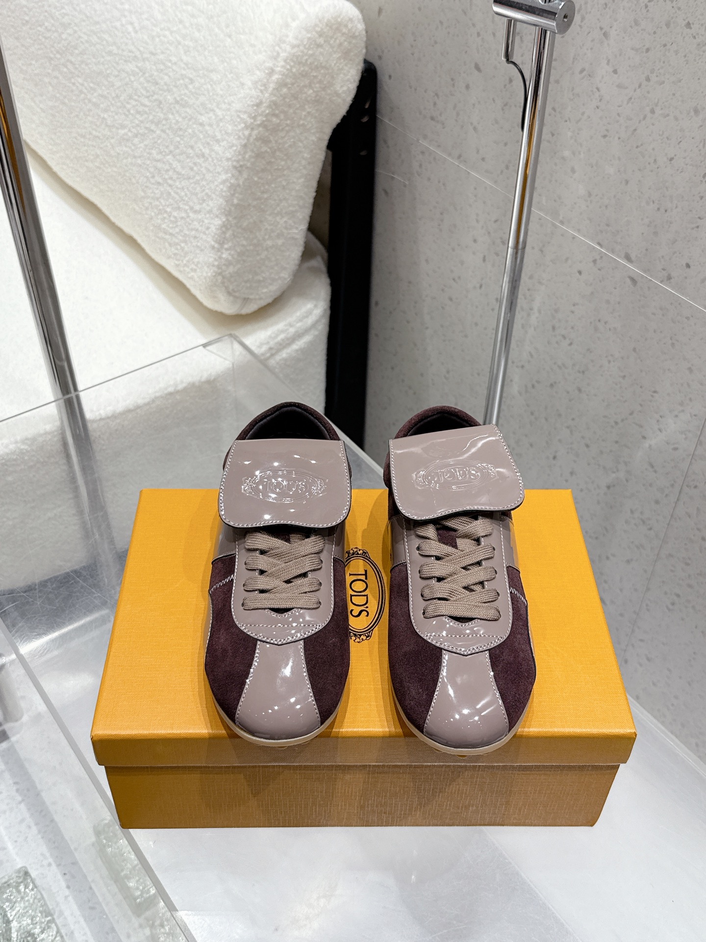 NO:441741,Top version TODS New casual sneakers German training shoes White shoes Original custom cowhide leather Inner original custom sheepskin Outsole original custom mold open anti-slip lightweight sole Size 35-40 (40 customized), casual shoes/sports shoes, Tod's, sneakers, cowhide, sheepskin19860909顶级版本TODS 新款休闲运动鞋 德训鞋 小白鞋 面料原版定制牛皮 内里原版定制绵羊皮 大底原版定制开模防滑轻便大底 码数35-40（40定做）,休闲鞋/运动鞋,Tod's,sneakers,cowhide,sheepskin,Women's Shoes