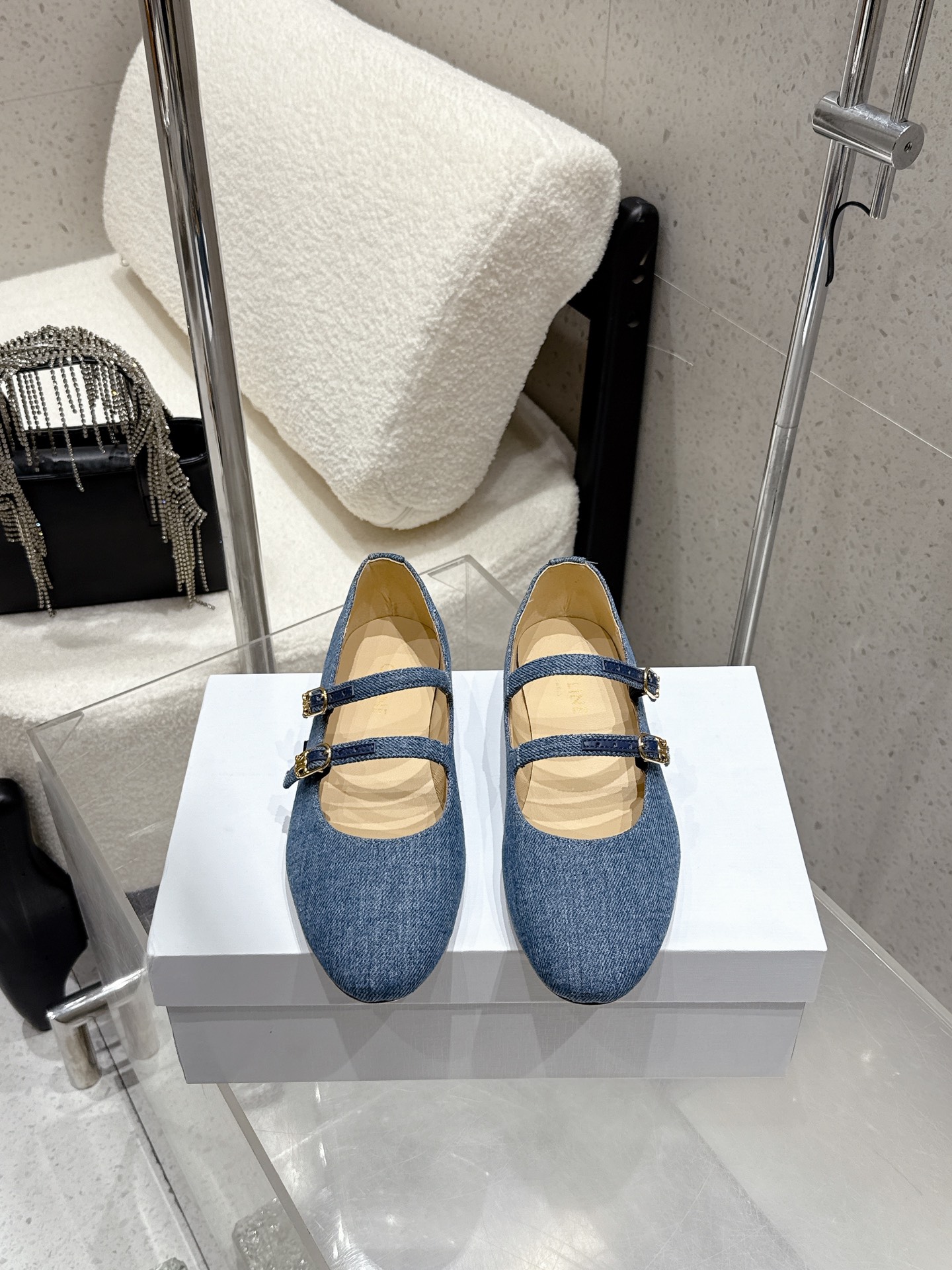 NO:625629,CELINE Celine 26/ss early spring latest Les flat heel Mary Jane shoes Celine 26ss Les series Mary Jane shoes are simple and comfortable, clean and neat, increase the height and show the slender legs, whether worn alone or paired with wide-leg pants, high street and retro Let's make CELINE girls together leopard print horsehair/cowhide upper sheepskin lining inner leather outsole  Size#35-41 (customized at 40.41), ballet shoes, celine, celine, mary jane, cowhide, sheepskin19860909CELINE赛琳 26/ss 早春 最新 Les 平跟 玛丽珍 单鞋 思琳 26ss Les 系列 玛丽珍鞋简单舒服,干净利落,增高显腿细,无论是单穿还是搭配阔腿裤,高街又复古 一起来做CELINE女孩 鞋面豹纹马毛/牛皮 内里羊皮内里 大底真皮鞋底 Size#35-41（40.41定做）,芭蕾舞鞋,celine,celine,mary jane,cowhide,sheepskin,Women's Shoes