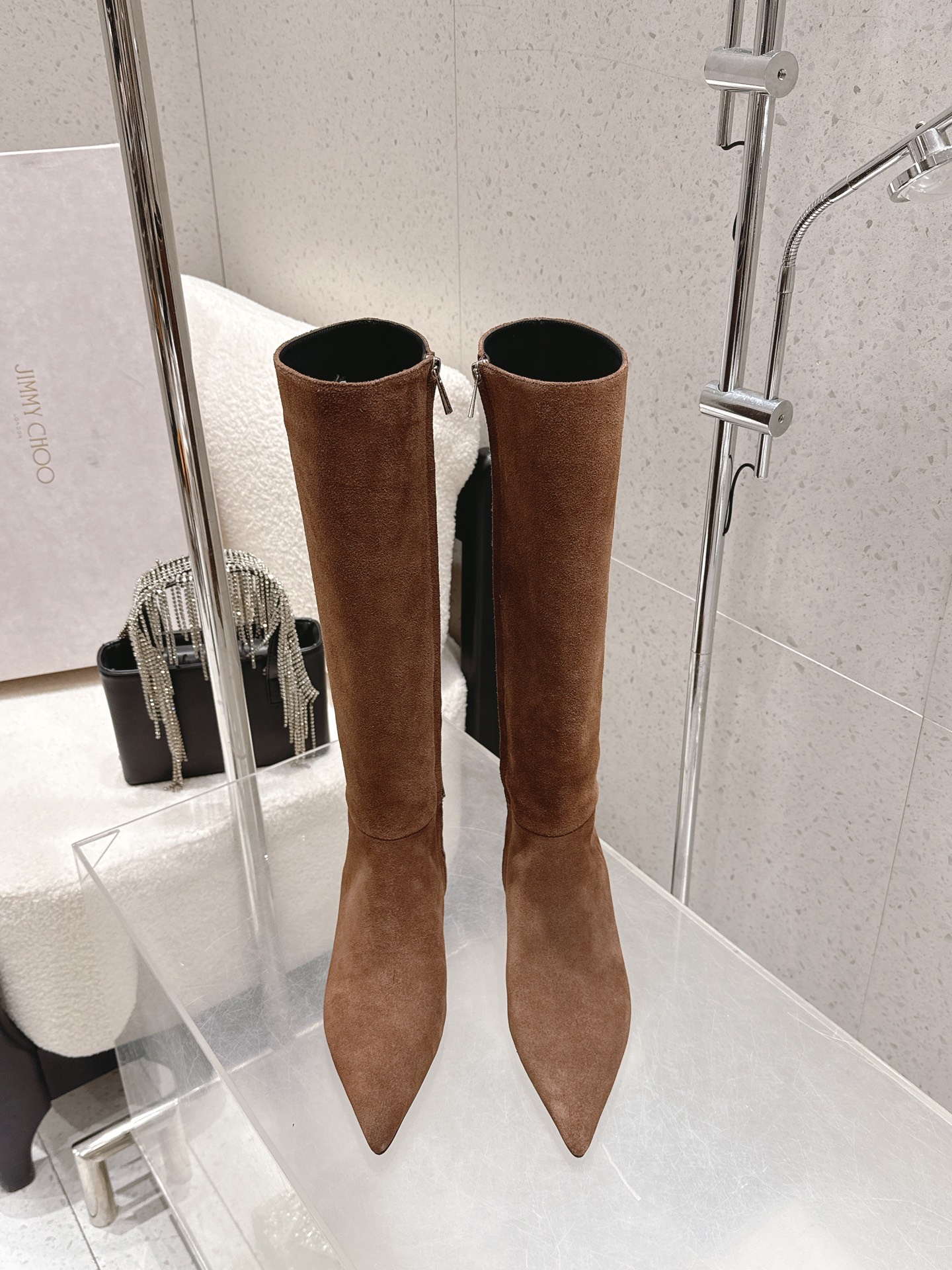 NO:669479,Short boots 390 long boots Jimmy Choo new autumn and winter JC pointed toe low heel side zipper short boots high boots long boots upper calfskin/sheep leather lining sheepskin outsole Italian leather outsole heel height 3.5cm size 35/40 (40 custom made non-refundable), boots, jimmy choo, boots, cowhide, sheepskin, sheep, Leather soles19860909短靴390 长靴 Jimmy Choo 秋冬新款 JC 尖头矮跟侧拉链 短靴 高靴 长靴 鞋面小牛皮/羊京 内里羊皮 大底意大利真皮大底 跟高3.5cm 尺码35/40（40定做不退不换）,靴子,jimmy choo,boots,cowhide,sheepskin,sheep,Leather soles,Women's Shoes