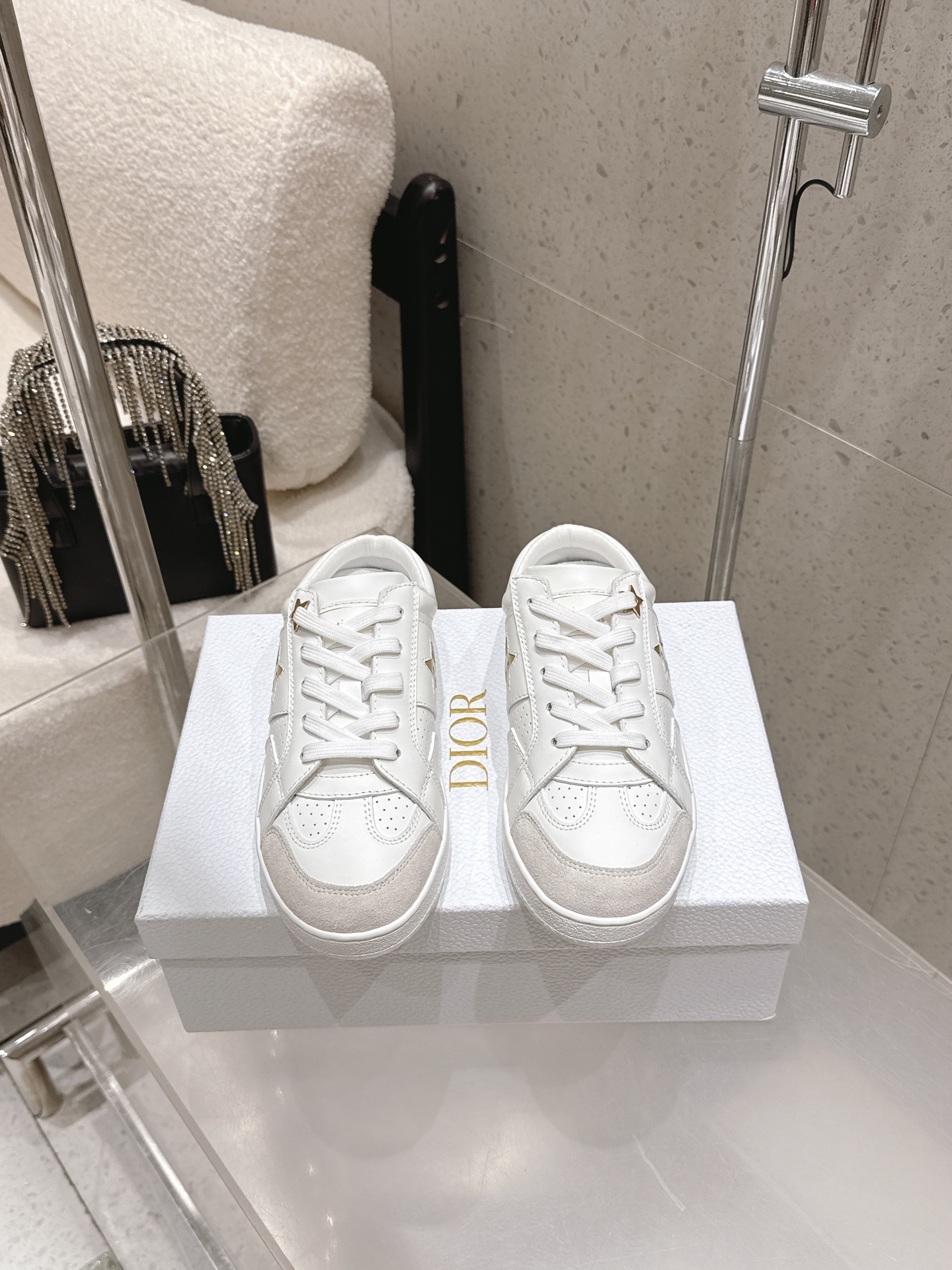 NO:787992,Dior Dior's new five-pointed star series white shoes, half slippers, leather upper, cotton lining, original molded outsole, size 35-41 (40 41 customized, non-returnable, non-exchangeable), casual shoes/sports shoes, dior, dior, sneakers, slippers, cowhide19860909Dior 迪奥 新款 五角星系列小白鞋 半拖 拖鞋 鞋面牛皮 棉布内里 原版开模大底 码数35-41（40 41定做不退不换）,休闲鞋/运动鞋,dior,dior,sneakers,slippers,cowhide,Women's Shoes