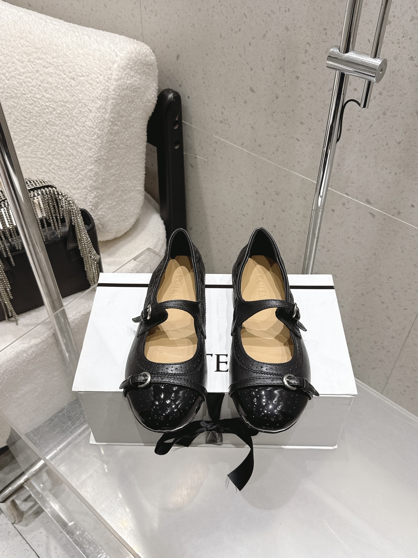 NO:787987,Purchasing agent Cotemp, niche fashion brand, new fashion, the most amazing ballet shoes, Mary Jane ballet shoes, so beautiful, good-looking, must-have for fashion, k1 original custom-made metal calfskin, sheepskin lining, original molded outsole Size #35-40 (customized for 40, non-refundable), ballet shoes, mary jane, cowhide, sheepskin19860909代购级 Cotemp 小众潮牌 新款时髦 芭蕾舞鞋最惊艳的火,玛丽珍 芭蕾舞鞋 实在太美了 好看到破防,时髦精必备 k1 原版订制金属小牛皮 内里羊皮 原版开模大底 Size#35-40（40定做不退换）,芭蕾舞鞋,mary jane,cowhide,sheepskin,Women's Shoes