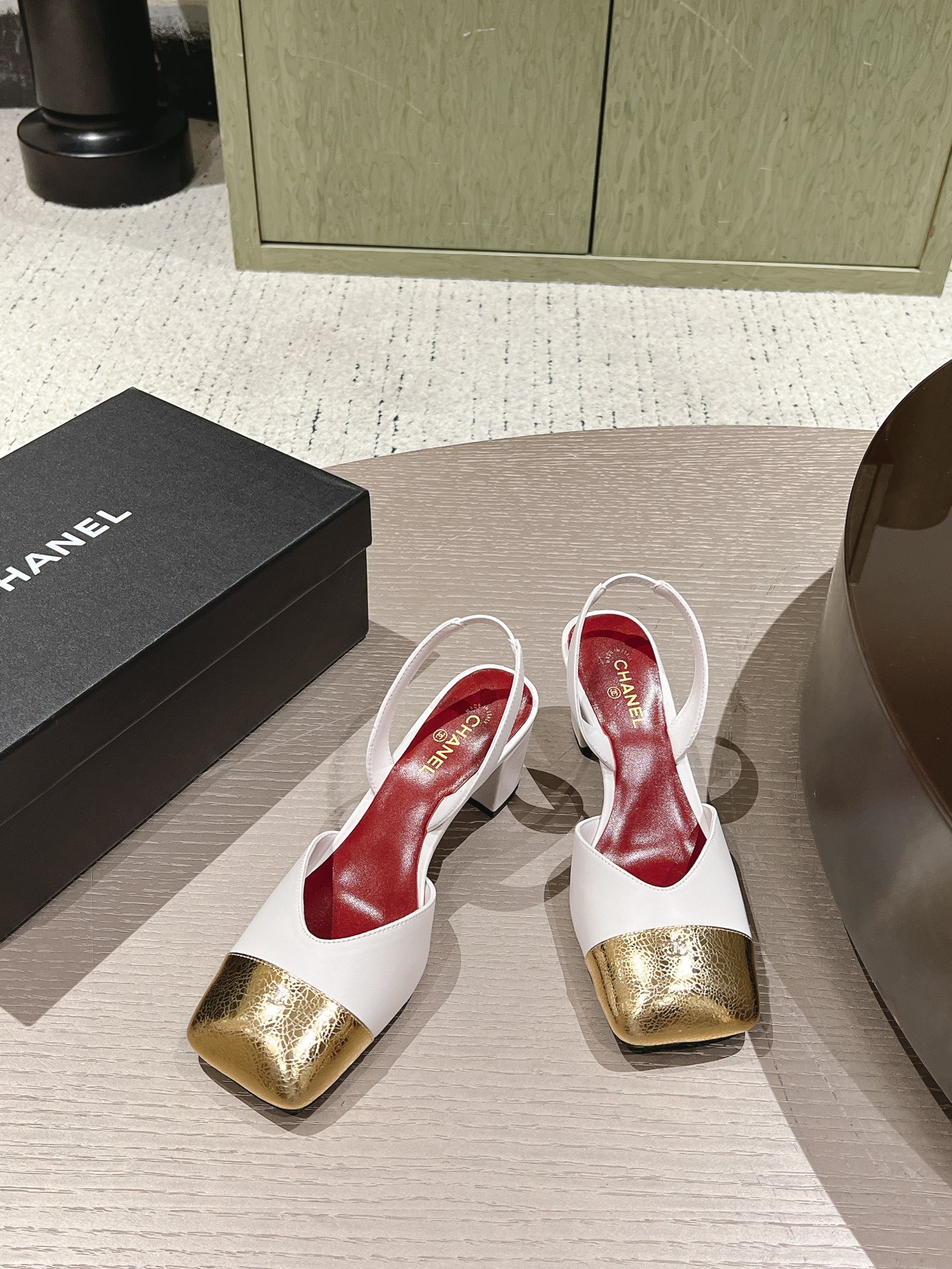 Босоножки женские на платформе с ремешком Chanel