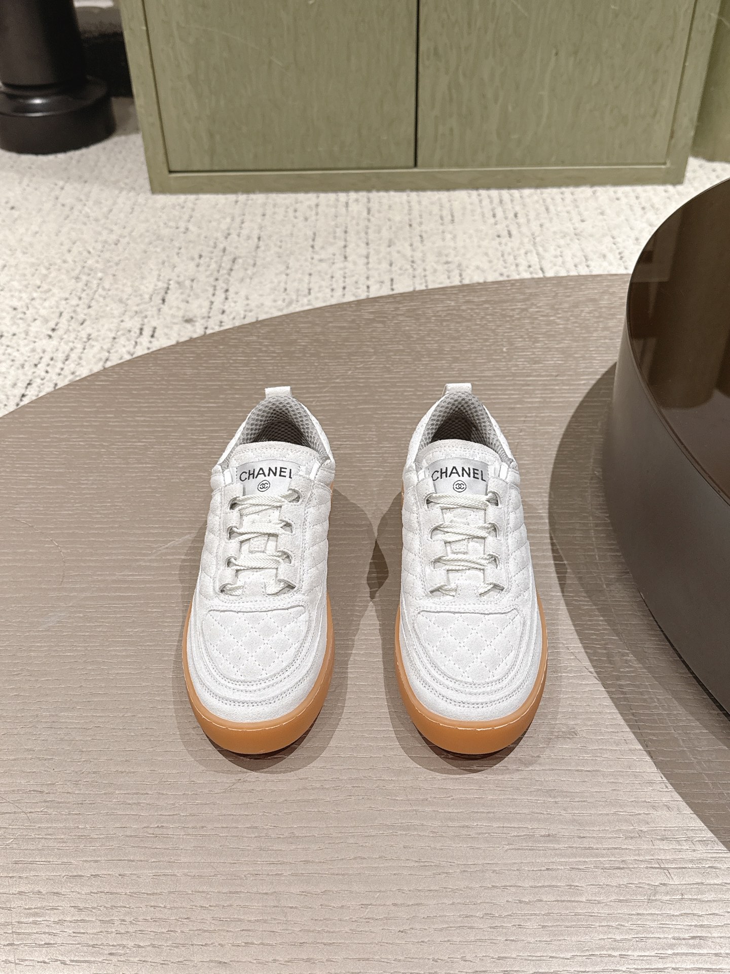 NO:883025,Chanel Chanel new style rhombus sports casual shoes moral training shoes fabric: cowhide/cowhide inner mesh/sheepskin sole original molded outsole Size: women's 35-39 (40 41 customized non-returnable), casual shoes/sports shoes, chanel, chanel, sneakers, cowhide, sheepskin19860909Chanel 香奈儿 新款 菱格 运动休闲鞋 德训鞋 面料: 牛猄/牛皮 内里网布/羊皮 鞋底原版开模大底 Size : 女款35-39（40 41定做不退换）,休闲鞋/运动鞋,chanel,chanel,sneakers,cowhide,sheepskin,Women's Shoes