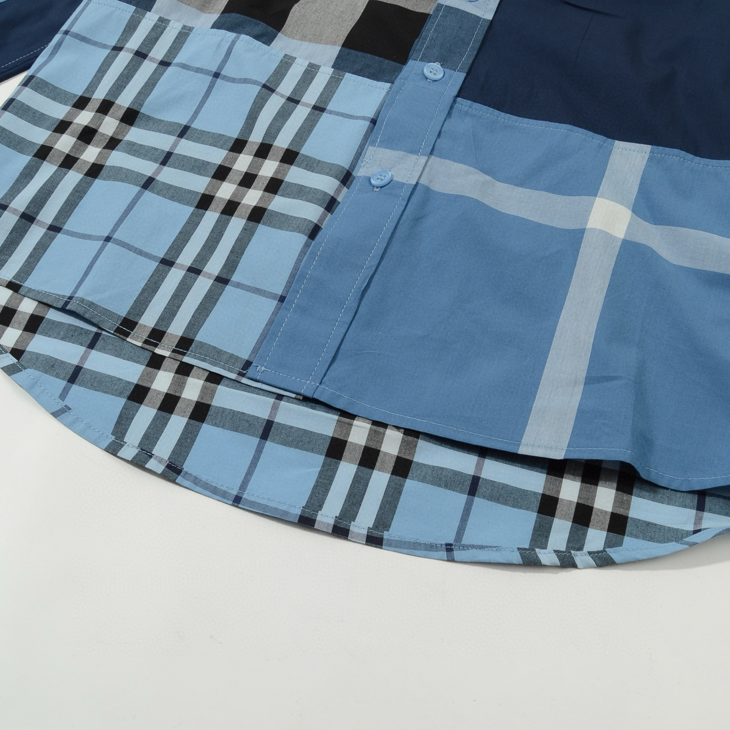 💰135
cj
款号/F018
Burberry 巴宝莉 限量款拼接撞色 长袖衬衣 苏六同款八宝粥衬衫
颜色：黄 蓝
尺码：m-xl