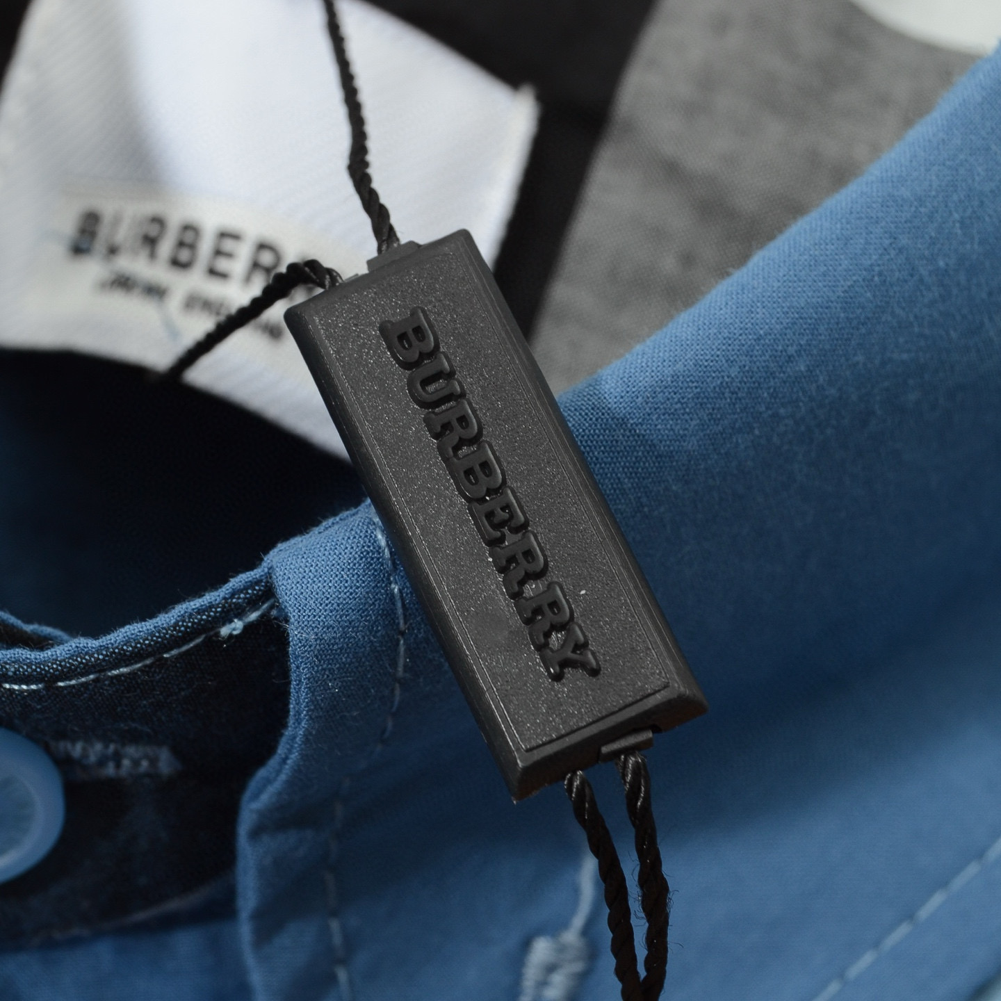 💰135
cj
款号/F018
Burberry 巴宝莉 限量款拼接撞色 长袖衬衣 苏六同款八宝粥衬衫
颜色：黄 蓝
尺码：m-xl