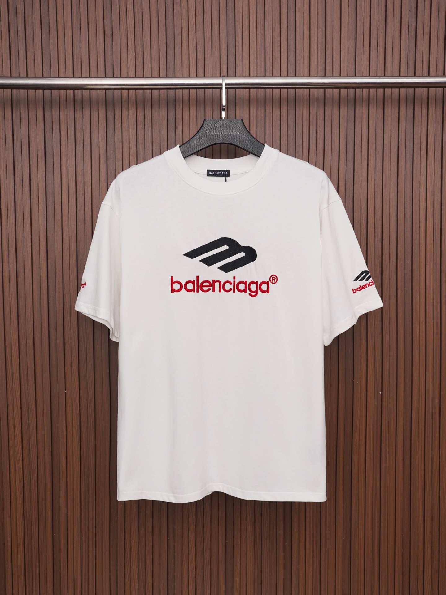 P65 Número de modelo/C001 BALENCIAGA Camiseta clásica de cuello redondo con bordado de París, utiliza tejido de doble h…