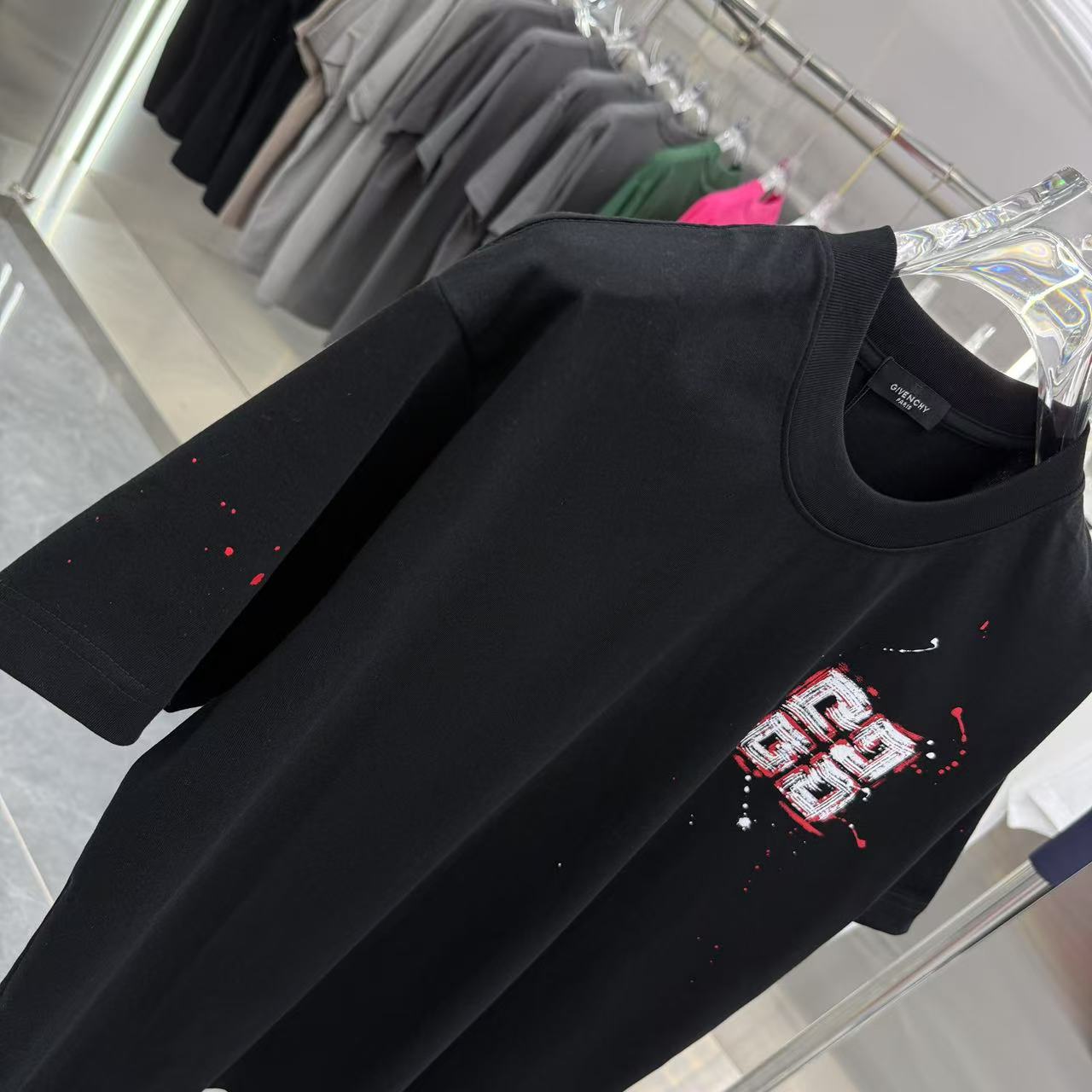 Givenchy Men's Spring/Summer 2025 Hand-Painted Splatter Logo T-Shirt 5 a1747019920032 2058
