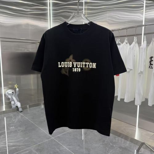 Louis Vuitton 2025 Spring/Summer Black Cotton T-Shirt with Logo Print 1 Louis Vuitton 2025 Spring/Summer Black Cotton T-Shirt with Logo Print