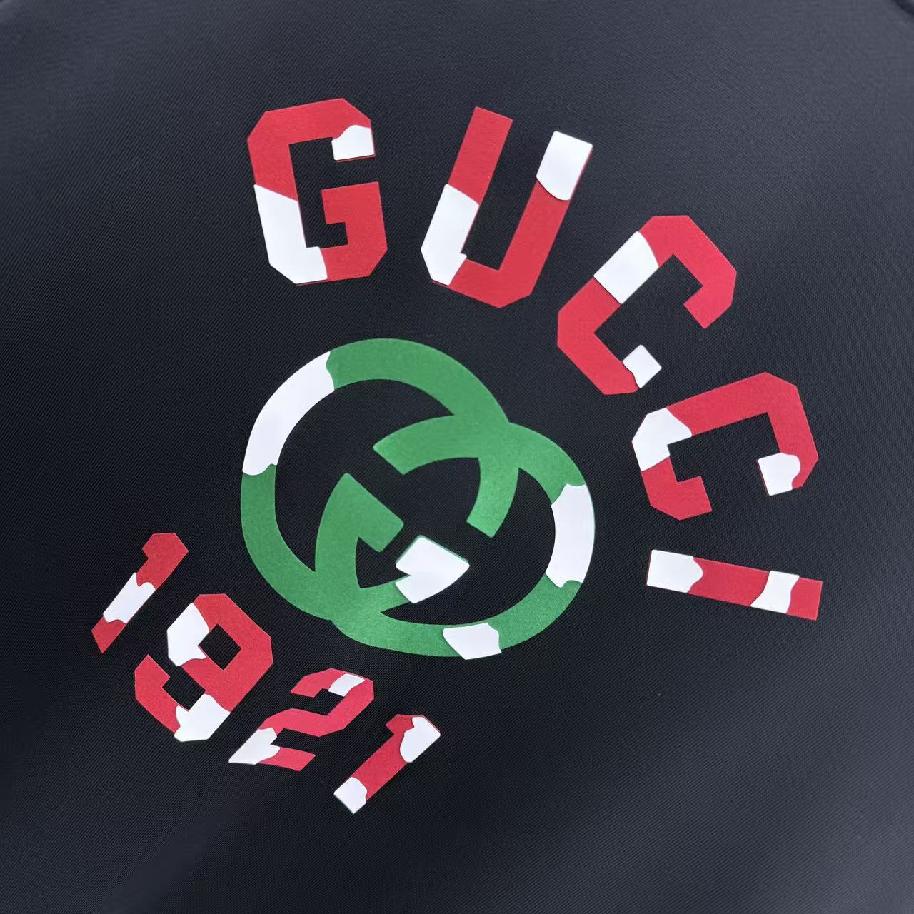 💰150 GU 2025秋冬新款 定制面料 圆领长袖卫衣 重叠刻字模+植绒 男女同款宽松版 S M L XL XXL 五个码 颜色 黑色 杏色