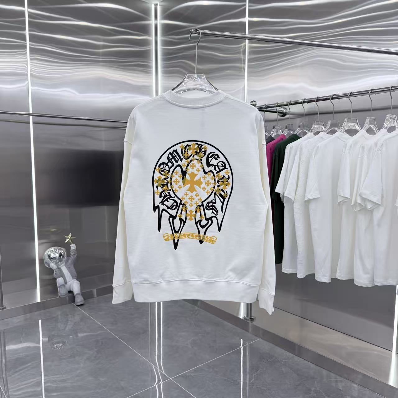 💰150 CH 2025秋冬新款 定制面料 圆领长袖卫衣 重叠刻字模+植绒十字架 男女同款宽松版 S M L XL XXL 五个码 颜色 黑色 白色