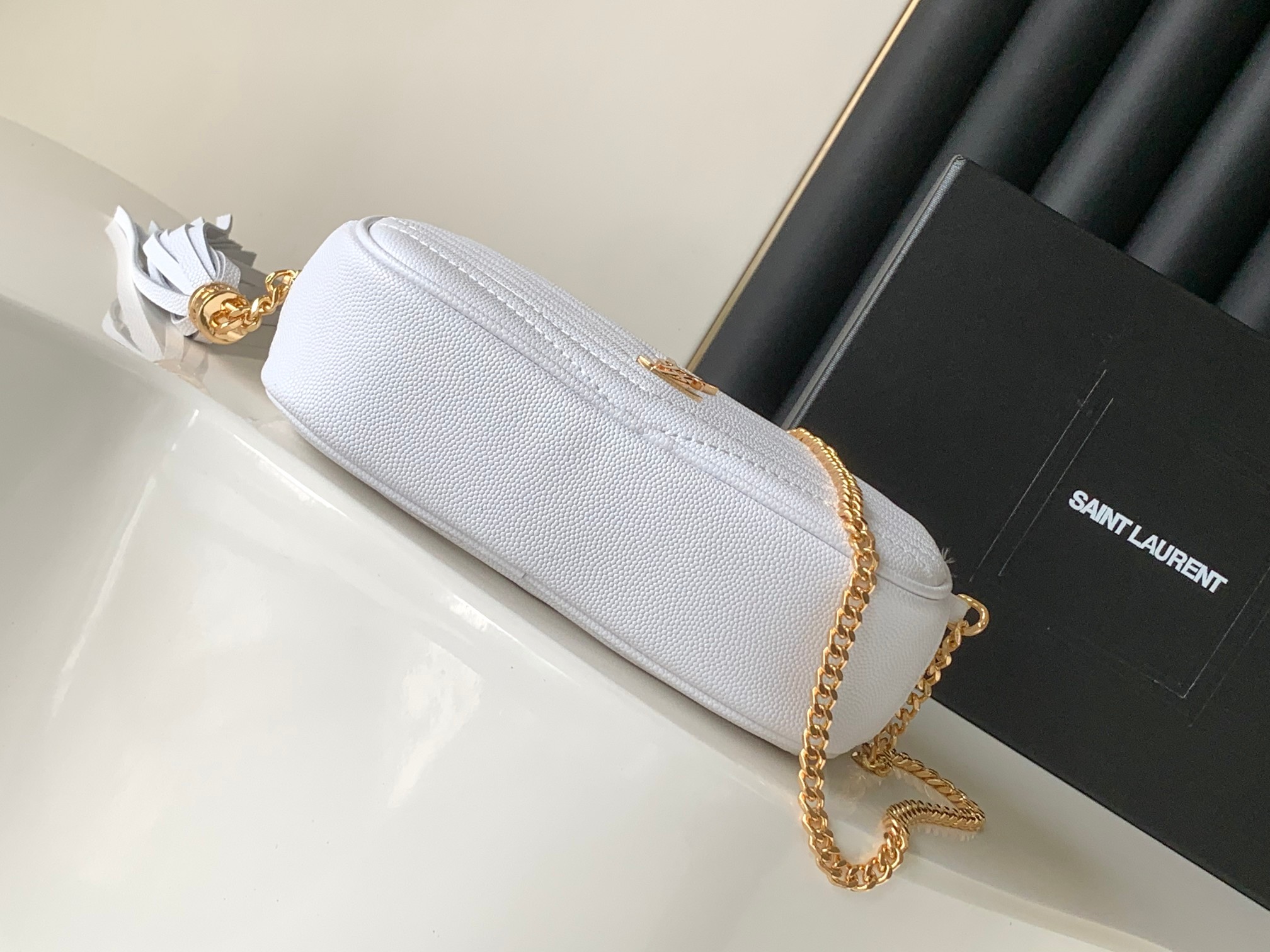  小牛皮鱼子酱 🌸 🆕LOU MINI BAG 迷你相机包，这个包实在是超可爱的，给人以感觉精致的感觉💕