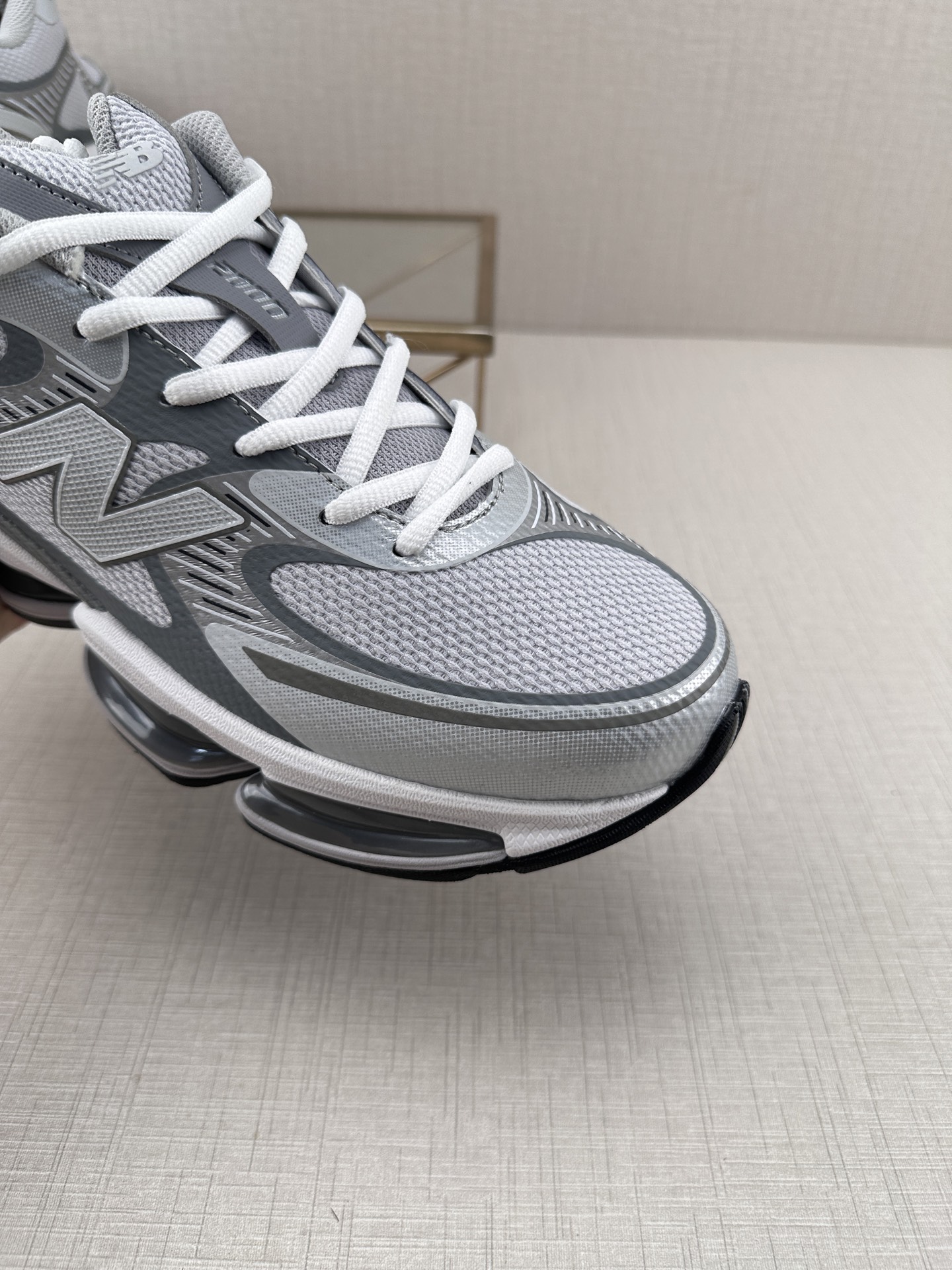 P240 New Balance 2000系列2011复古老爹风休闲运动慢跑鞋 U2000DSM