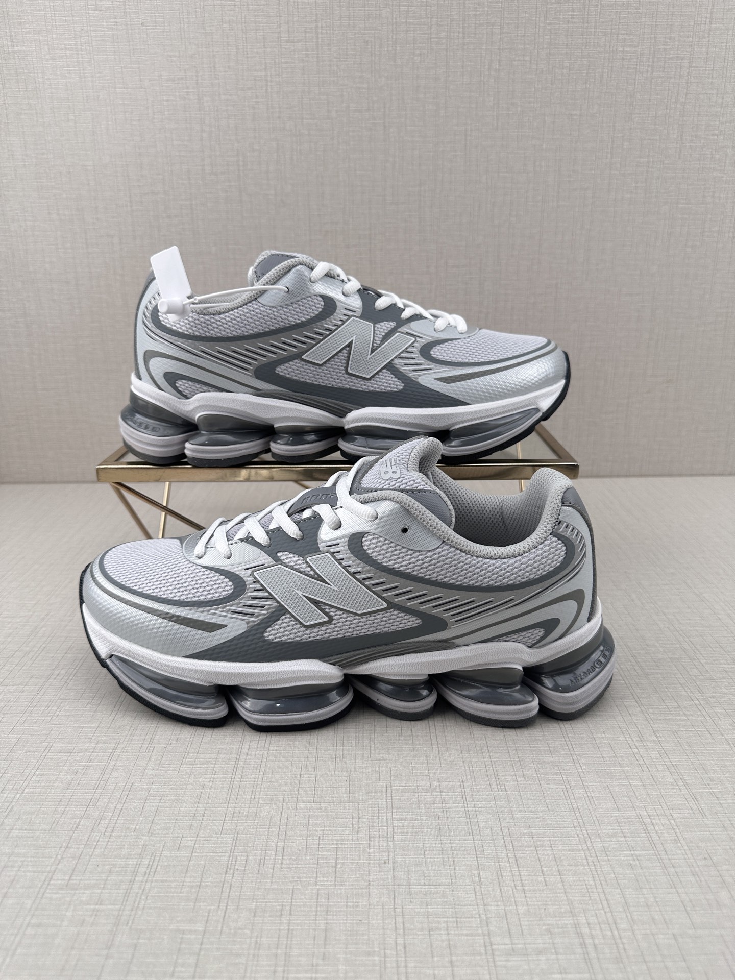 P240 New Balance 2000系列2011复古老爹风休闲运动慢跑鞋 U2000DSM