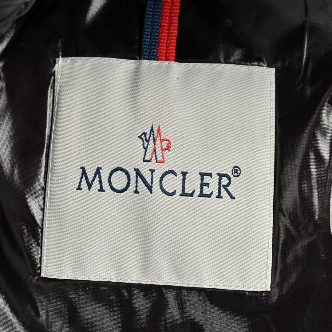 Moncler/蒙口 22Fw 玛雅口袋徽标彩带羽绒服