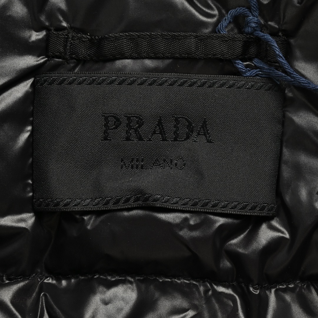 Prada/普拉达 再生尼龙三角标羽绒夹克外套