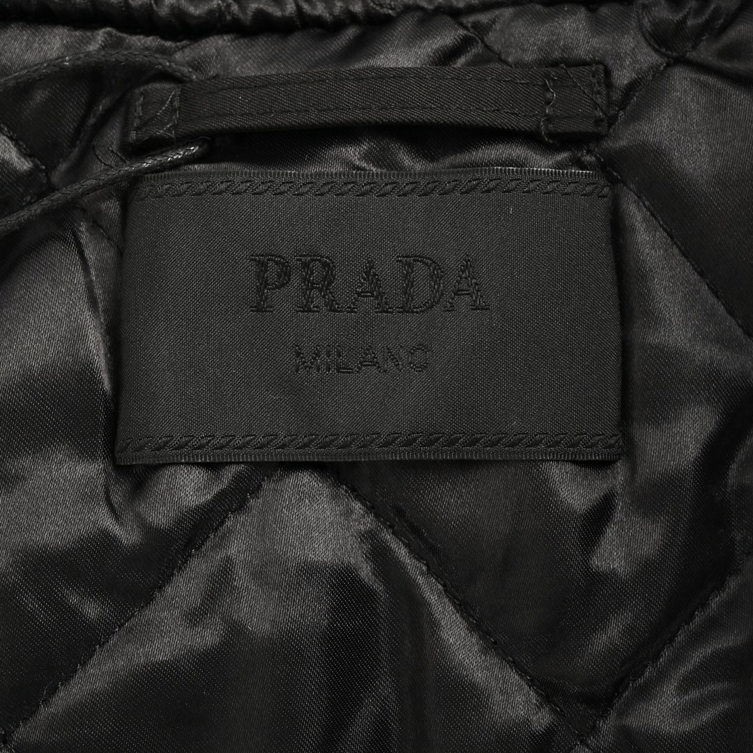 Prada/普拉达 24Fw 三角标薄棉棒球服外套