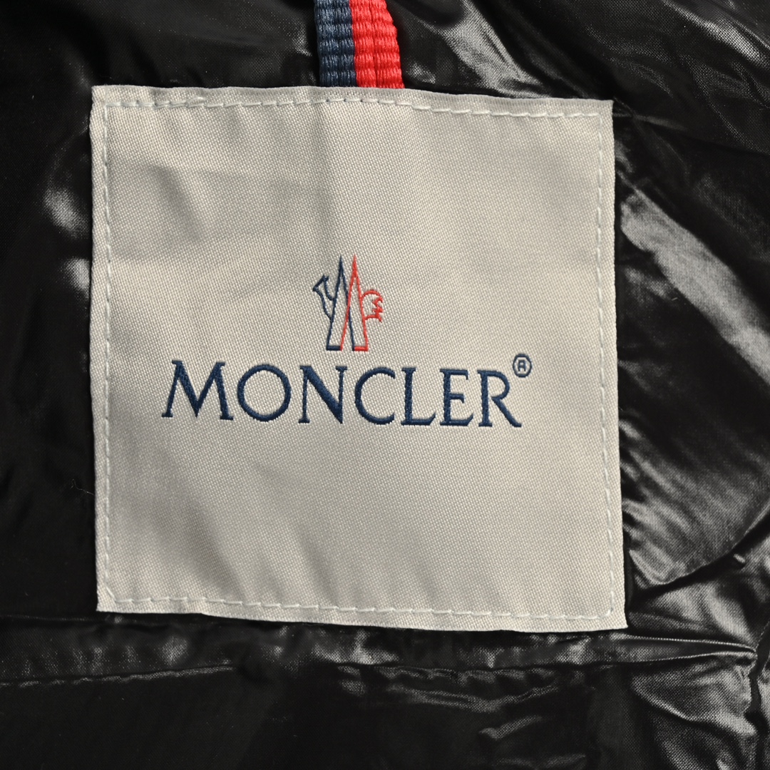 Moncler/蒙口 Lateltin M标学院风羽绒服夹克外套