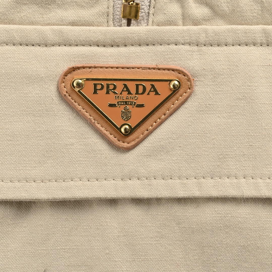 Prada/普拉达 24Fw 胸前口袋三角标半拉链风衣外套