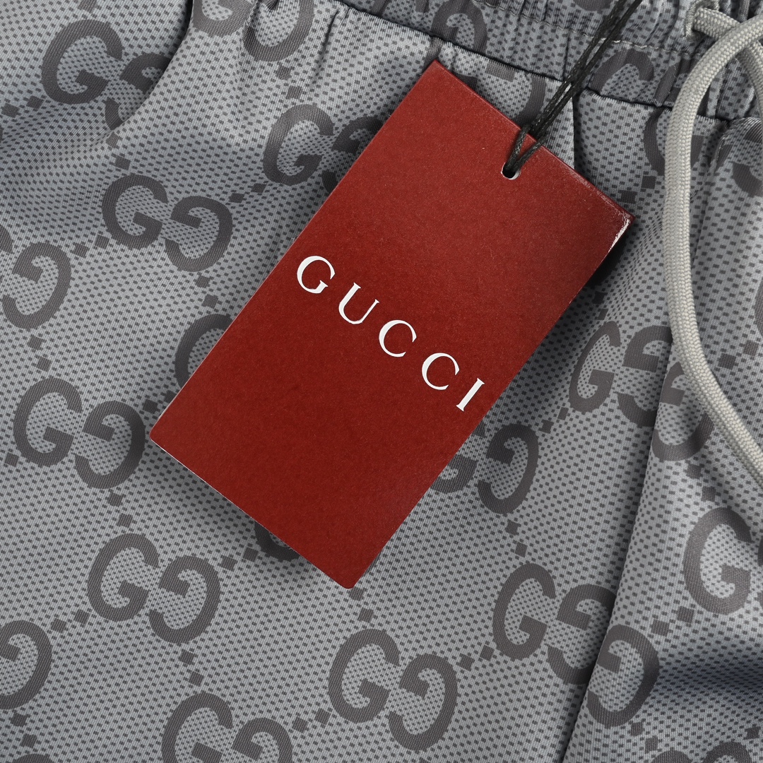 Gucci/古驰 24Fw 满印双G提花织带套装长裤 Gucci 2024早春系列从富有凉爽季节气息的色彩和纹理中汲取灵感