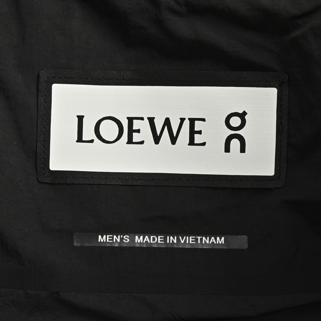 Loewe/罗意威 24Fw 昂跑联名橙色拉链连帽羽绒马甲