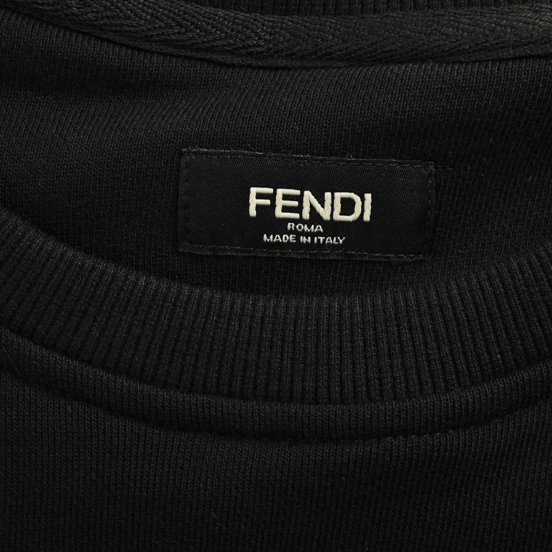 Fendi/芬迪 经典手臂拼接眼睛小怪兽圆领卫衣