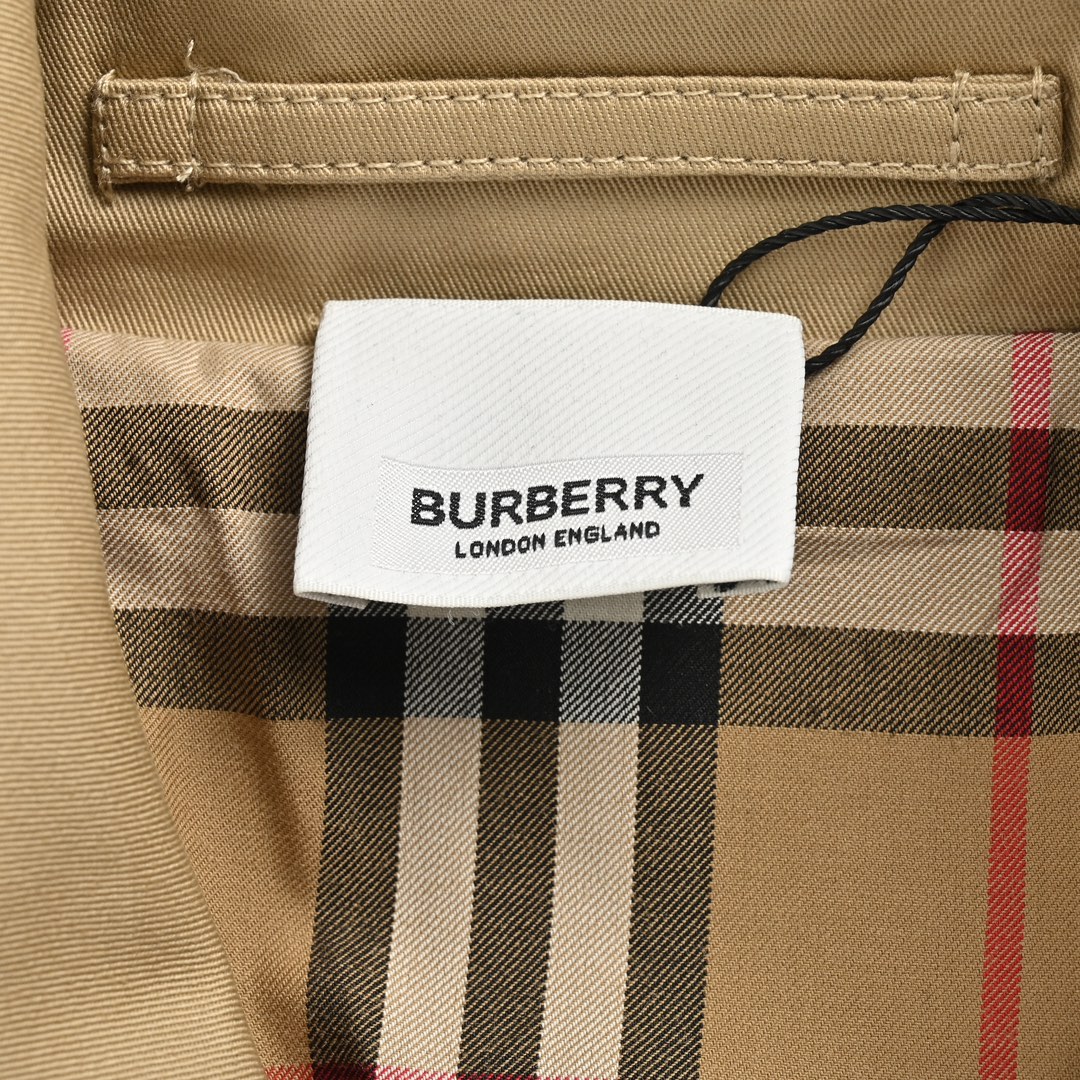 Burberry/巴宝莉 24Fw 复古卡姆登中长款风衣外套 经典的风衣元素