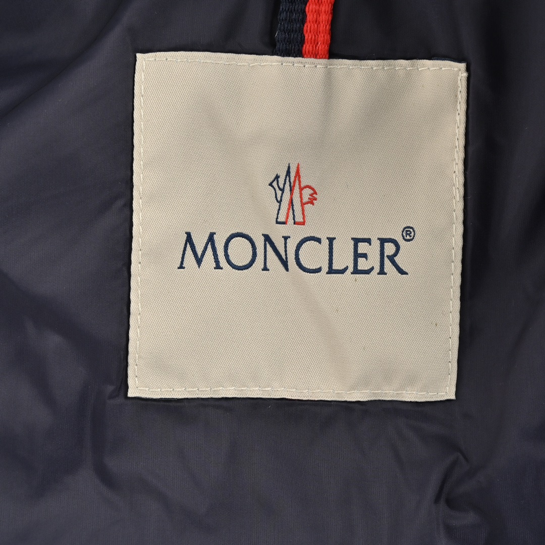 Moncler/蒙口 24Fw 后背logo飞行棒球服羽绒服外套 学院复古风棒球服夹克