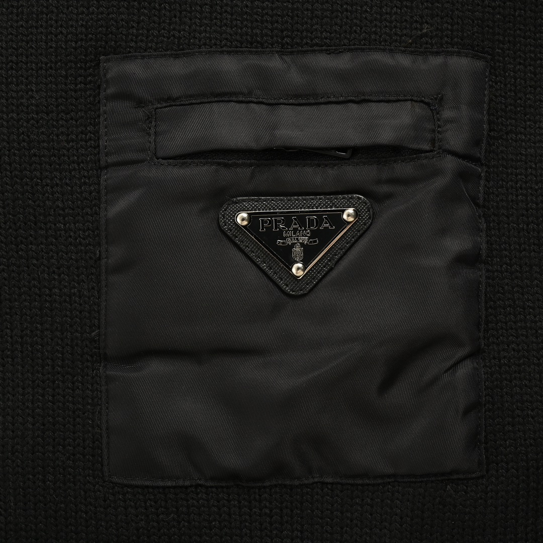 Prada/普拉达 24Fw 尼龙口袋三角标圆领毛衣-Chinese UA Cheap High Quatity Brand Clothes Bags handbags Sneakers wholesale wholesaler seller from China Factory suppliers Fashion Clothing Shoes best Quality Beautiful Price Prada/普拉达 24Fw 尼龙口袋三角标圆领毛衣