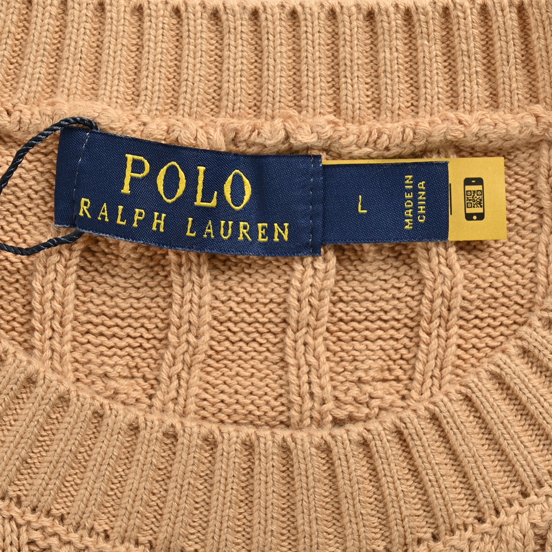 本地自取:💰220
Ralph Lauren/拉夫劳伦 25Fw 绞花粗针混纺圆领毛衣
胸口高密度百灵达万针刺绣,吊牌辅料全部还原原版。
面料采用进口纯棉纱线混纺羊毛,上身舒适高级感拉满,无数网红博主穿搭必备,原版超级慢买到,一件针织衫就能穿出不一样的时尚感觉。
表面面料带羊绒的雾面感觉,蓬松度够够的,可以说做到乱真的高度,一眼就是顶级品质!
复古的多巴胺配色,经典耐看,性价比很高,强烈推荐
颜色:藏青色 卡其色 灰色 白色
Size:S-XL