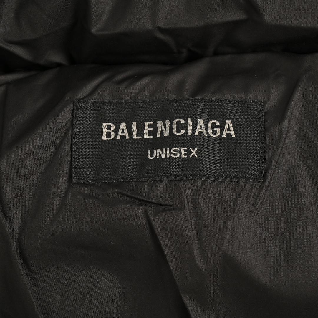 Balenciaga/巴黎世家 24Fw 曼联足球羽绒服