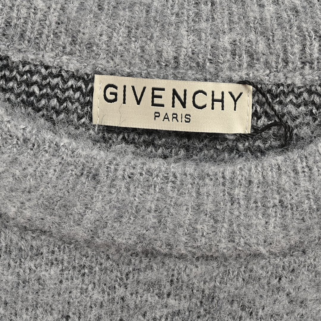 GIVENCHY/纪梵希 狗头马海毛毛衣
