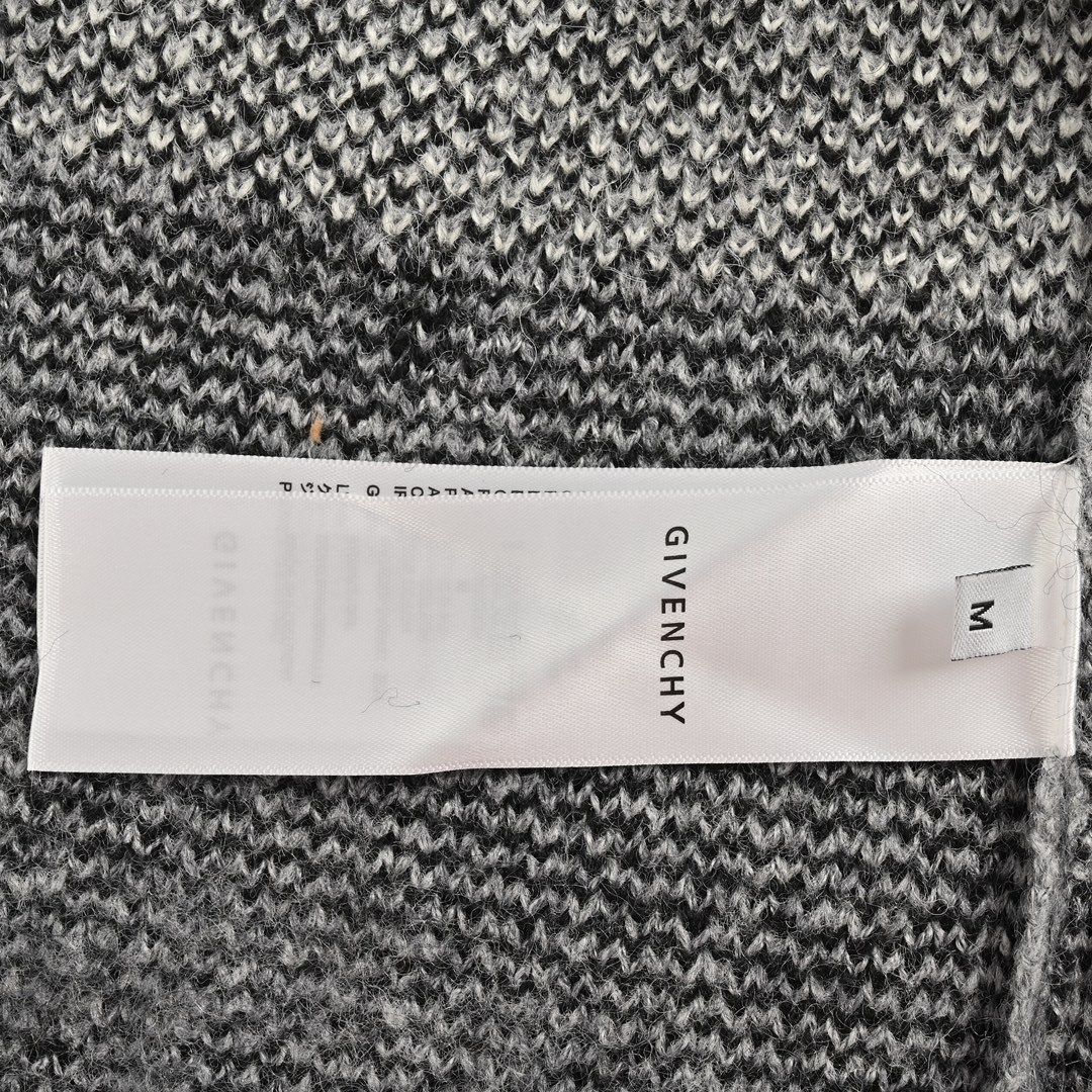 GIVENCHY/纪梵希 狗头马海毛毛衣