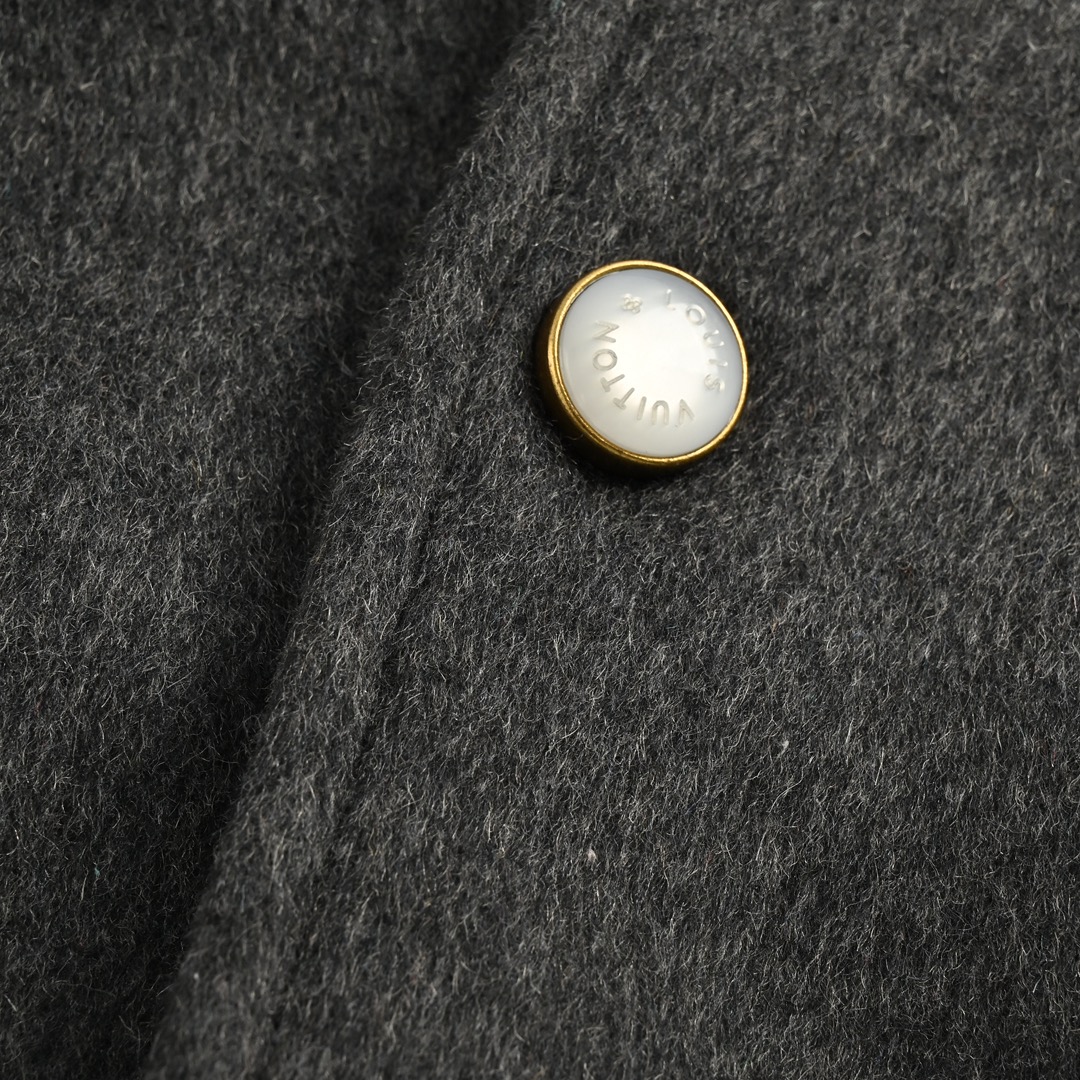 Louis Vuitton/路易威登 24Fw 刺绣字母棉羊毛皮袖棒球服外套