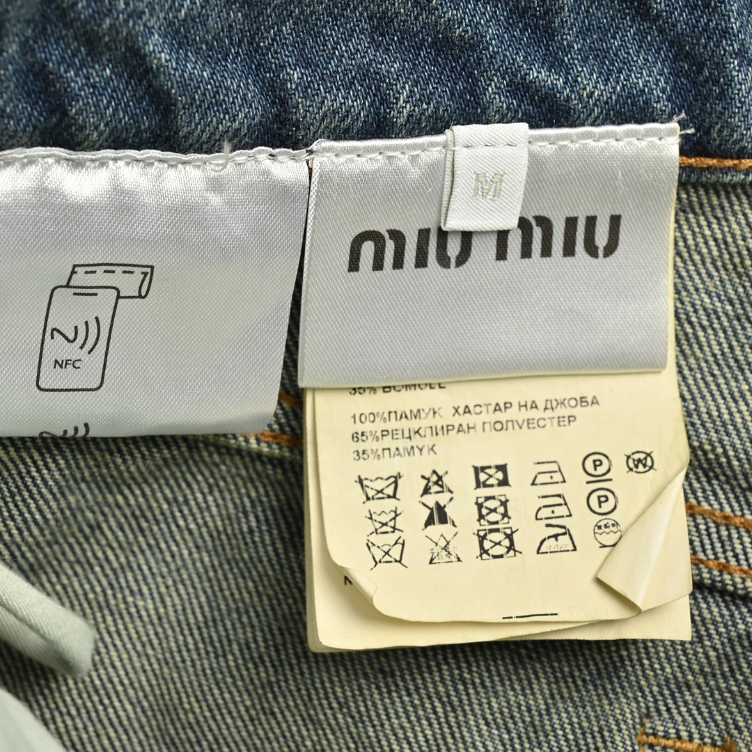 Miu Miu/缪缪 24Fw 后袋刺绣logo牛仔裤 复古做旧水洗处理牛仔蓝配色