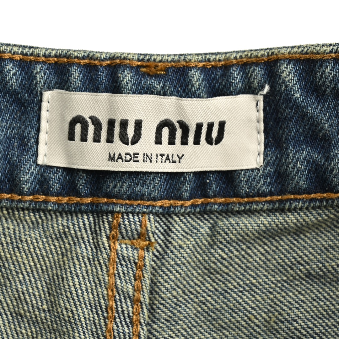 Miu Miu/缪缪 24Fw 后袋刺绣logo牛仔裤 复古做旧水洗处理牛仔蓝配色