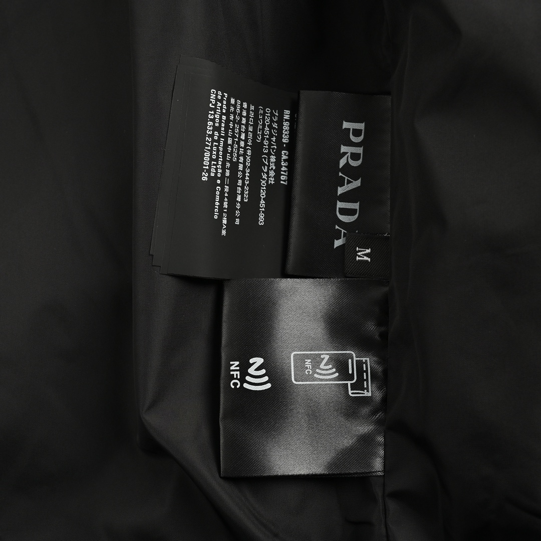 Prada 普拉达 三角标拼布拉链夹克外套-Chinese UA Cheap High Quatity Brand Clothes Bags handbags Sneakers wholesale wholesaler seller from China Factory suppliers Fashion Clothing Shoes best Quality Beautiful Price Prada 普拉达 三角标拼布拉链夹克外套